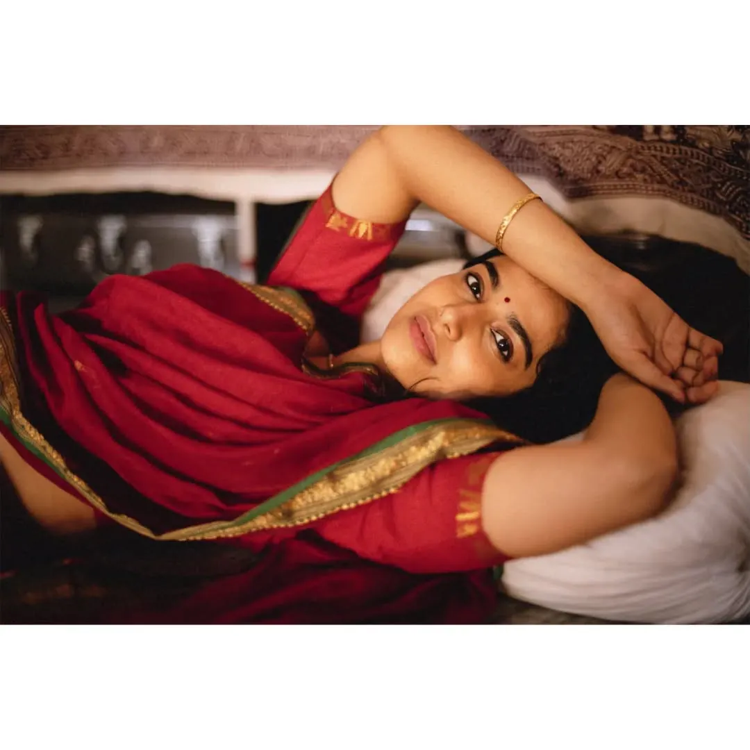 Meenaakshi Chaudhary - meenaakshi-chaudhary-4.webp